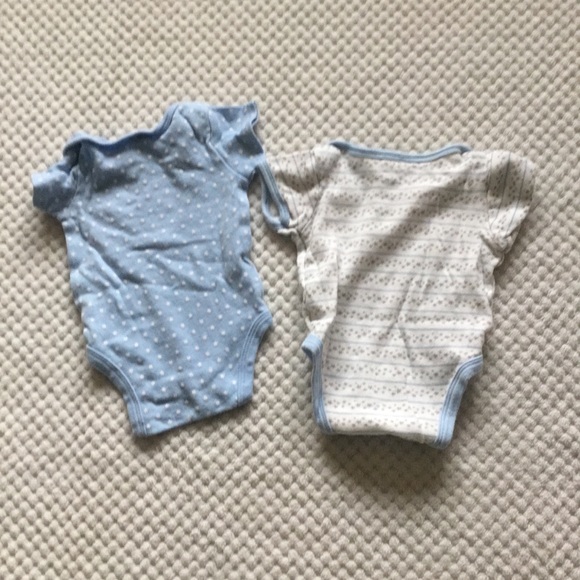 BUNDLE 0\3 Month 2 FOOTIES 4 ONESIES NWOT - Picture 7 of 8